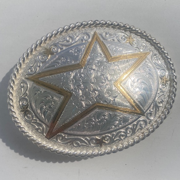 Montana Silversmiths Silver and Gold Star ⭐️ Belt Buckle - Picture 4 of 11